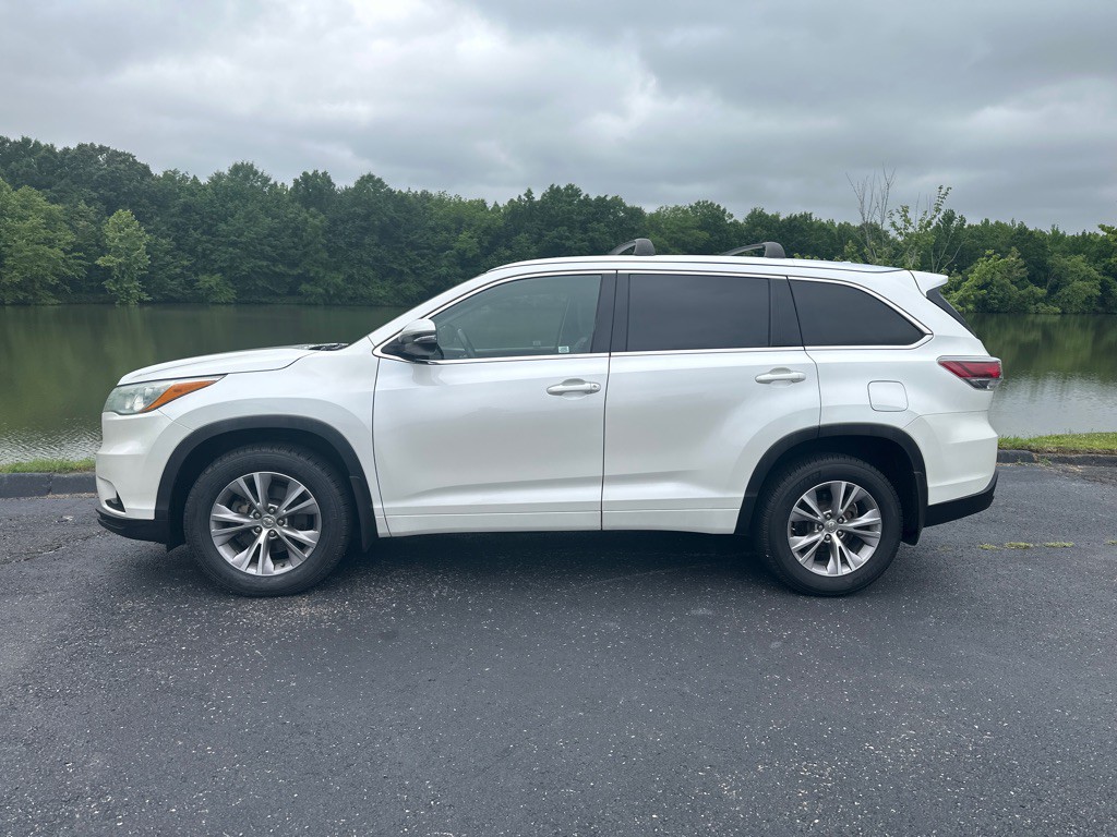 2015 Toyota Highlander Image 4