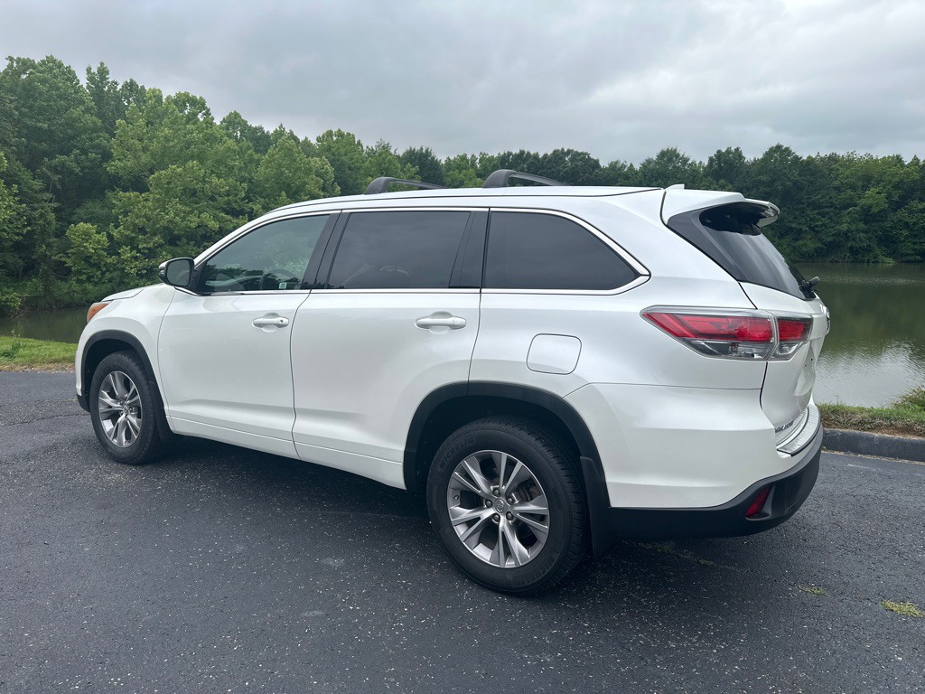2015 Toyota Highlander Image 6