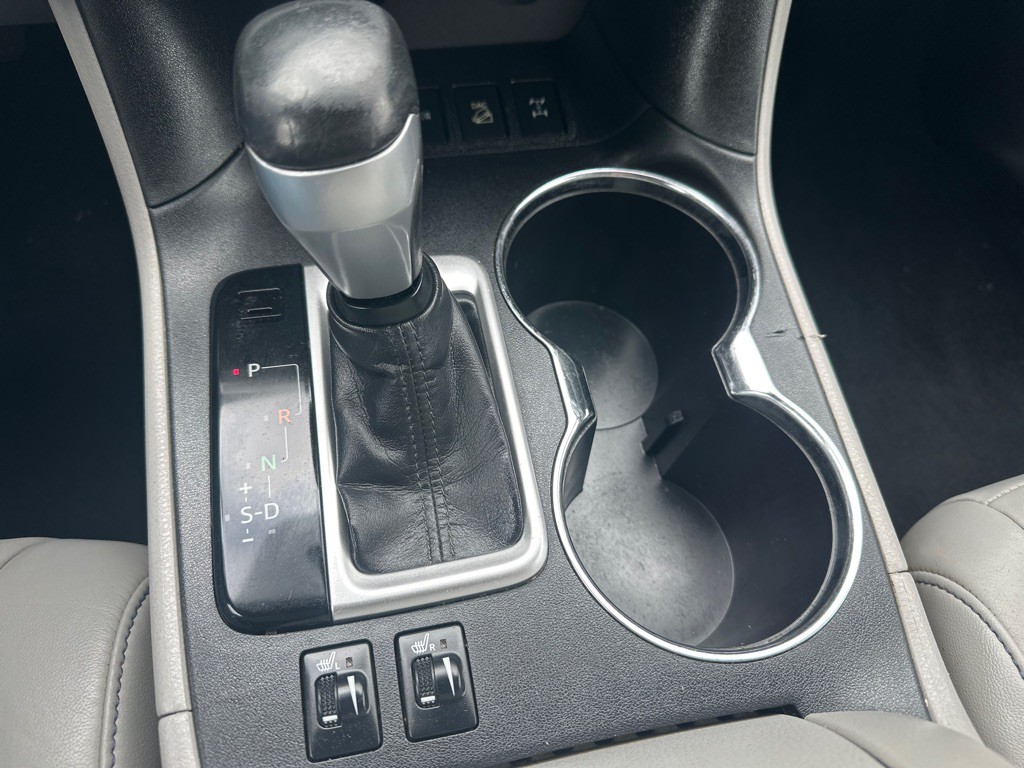 2015 Toyota Highlander Image 18