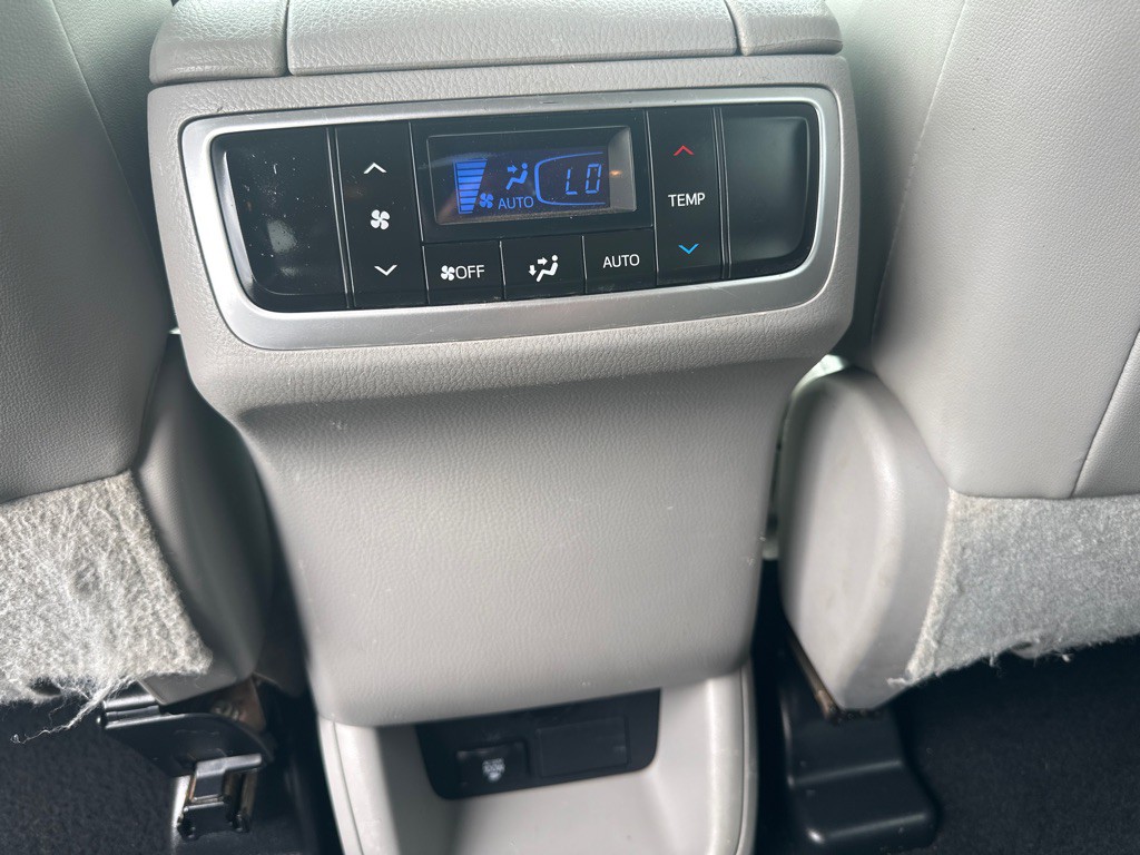 2015 Toyota Highlander Image 23