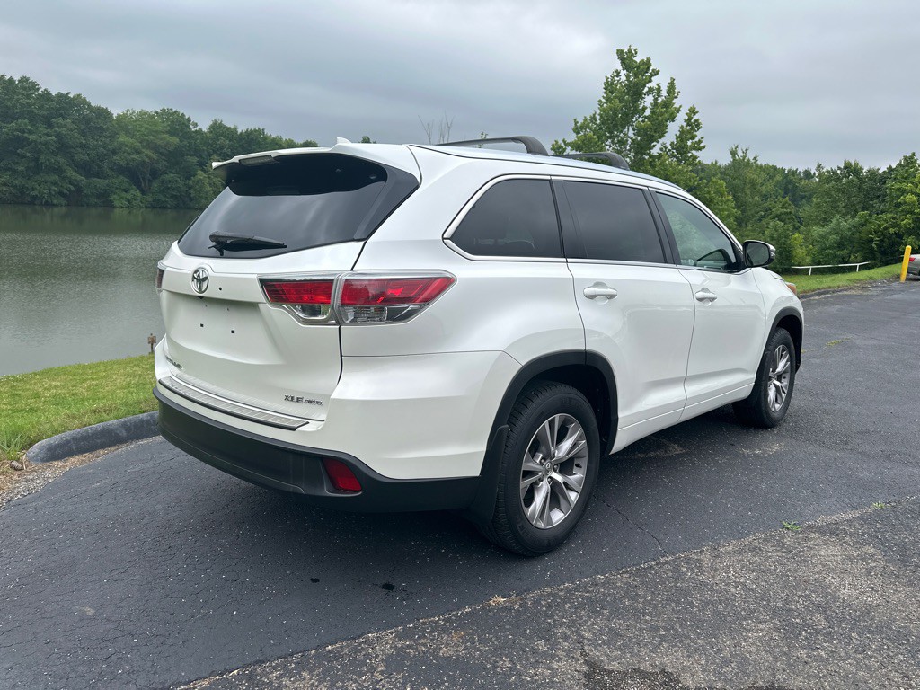 2015 Toyota Highlander Image 43