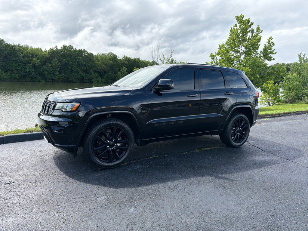 2020 Jeep Grand Cherokee Image 2