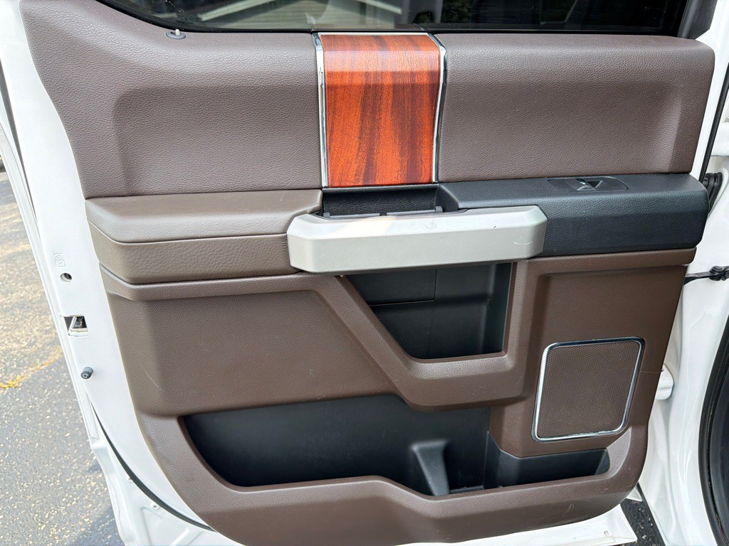 2015 Ford F-150 Image 32