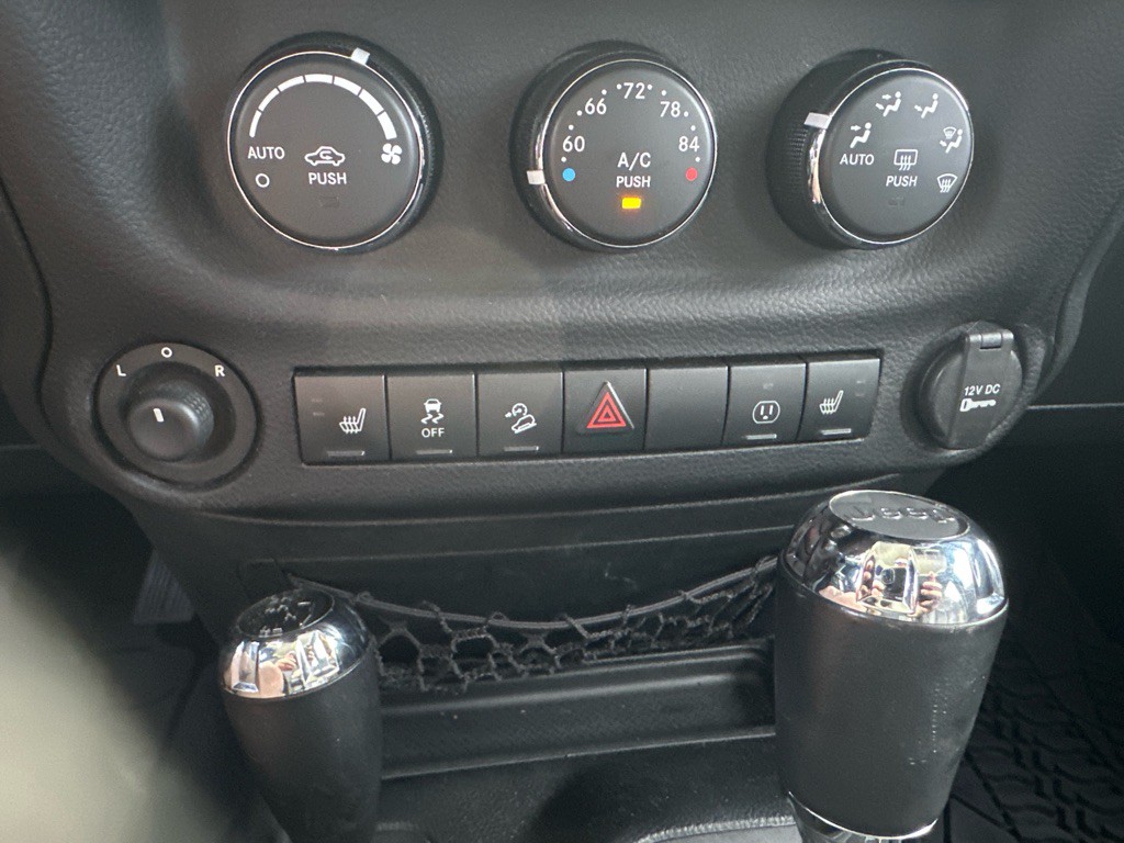 2013 Jeep Wrangler Unlimited Image 14