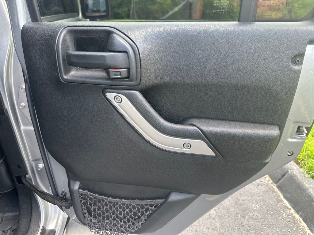 2013 Jeep Wrangler Unlimited Image 25