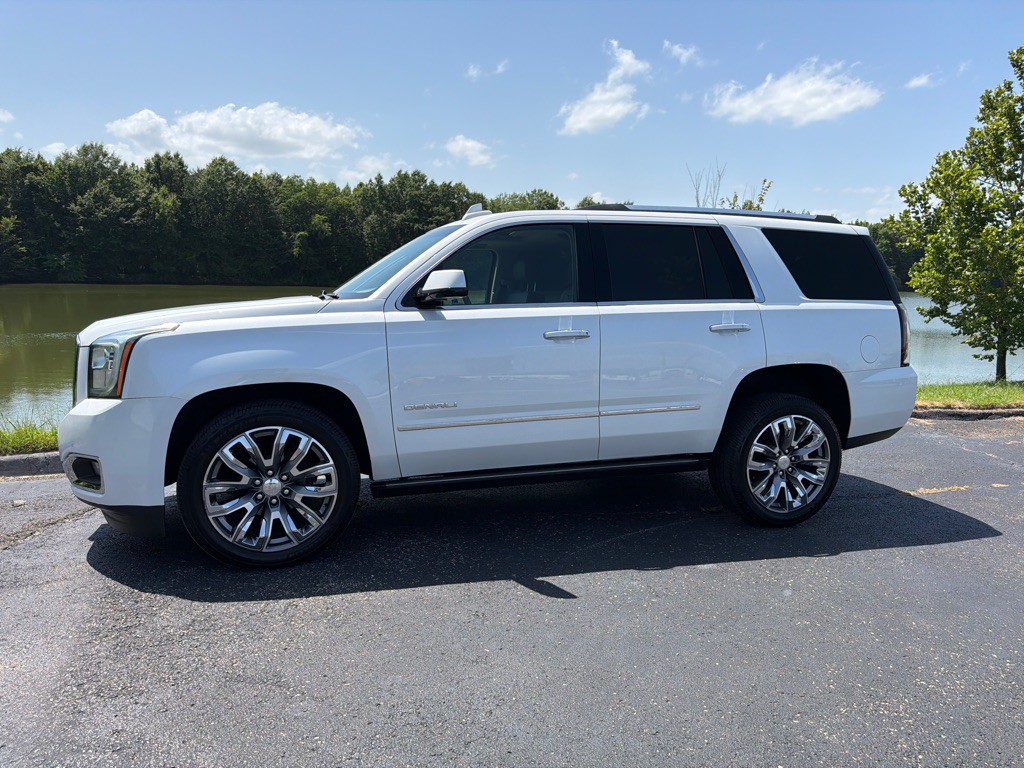 2017 GMC Yukon Image 3