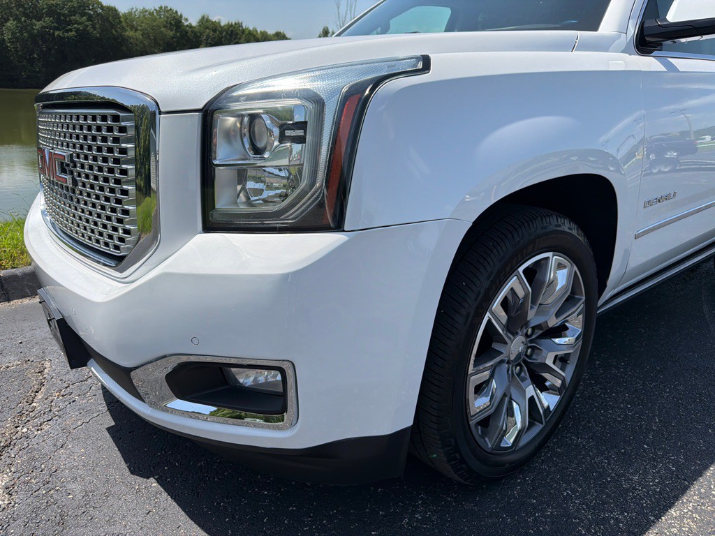 2017 GMC Yukon Image 8