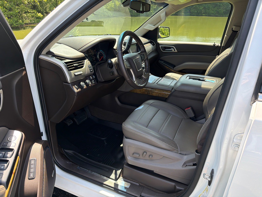 2017 GMC Yukon Image 11