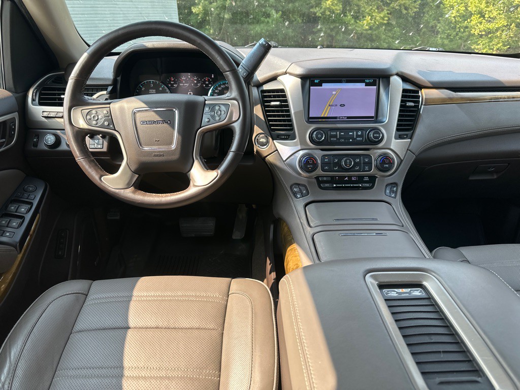 2017 GMC Yukon Image 27