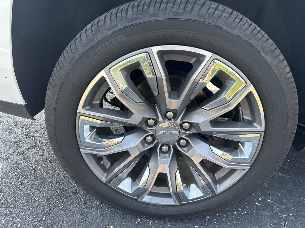 2017 GMC Yukon Image 40