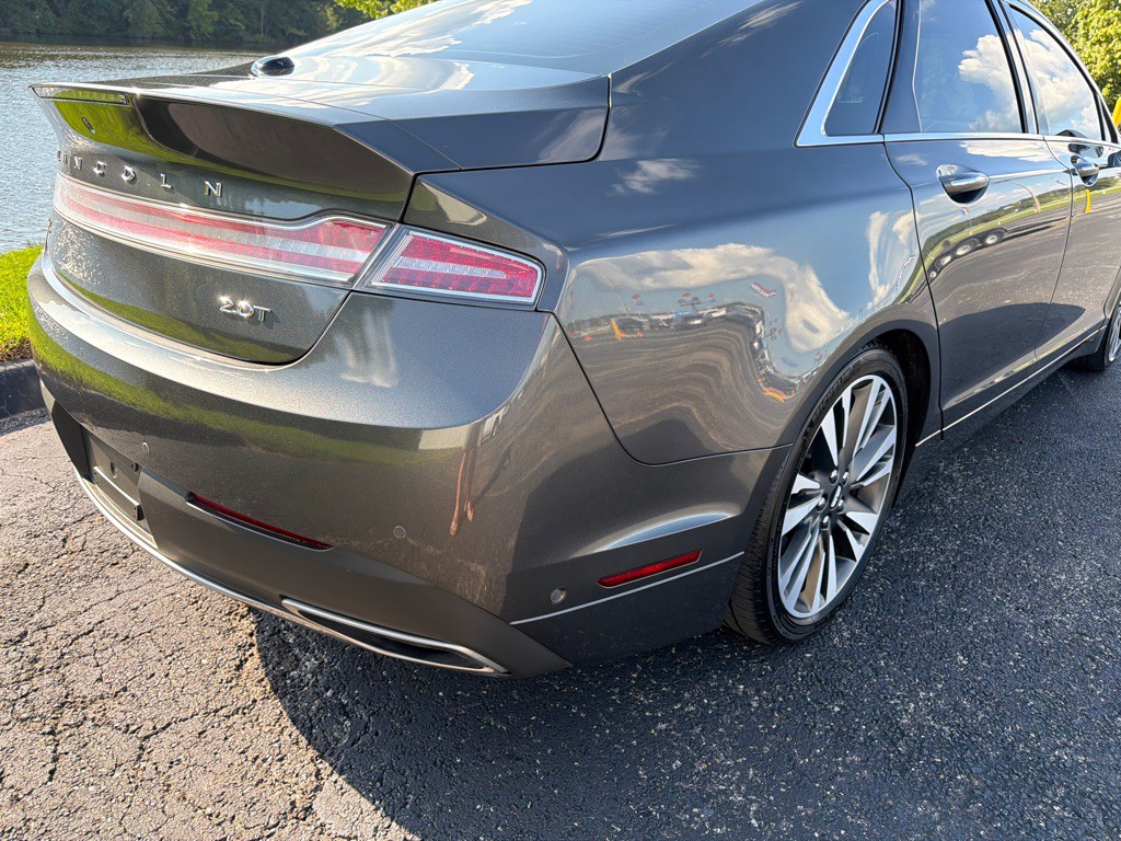2020 Lincoln MKZ Image 40