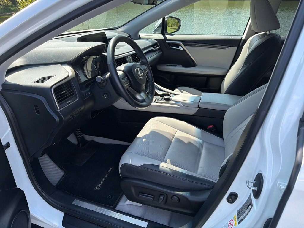 2017 Lexus RX Image 8