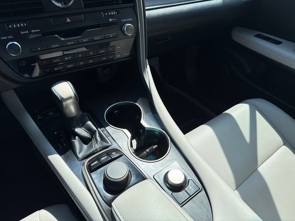 2017 Lexus RX Image 11