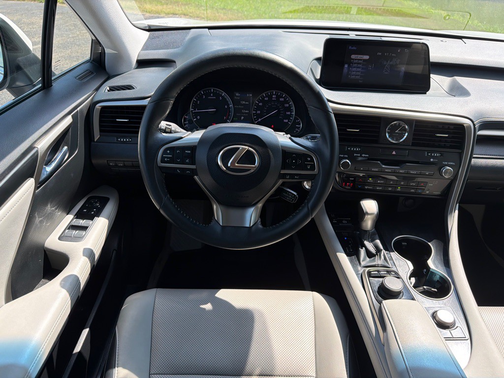 2017 Lexus RX Image 16