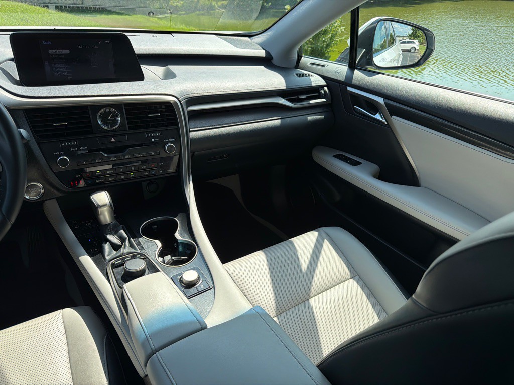 2017 Lexus RX Image 18