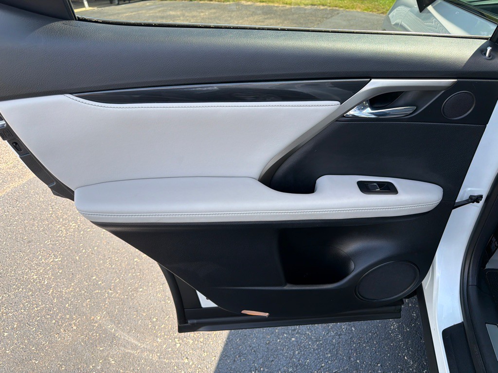 2017 Lexus RX Image 19