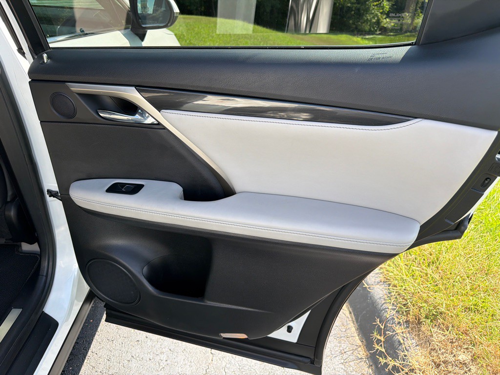 2017 Lexus RX Image 23