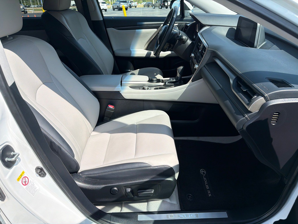 2017 Lexus RX Image 24
