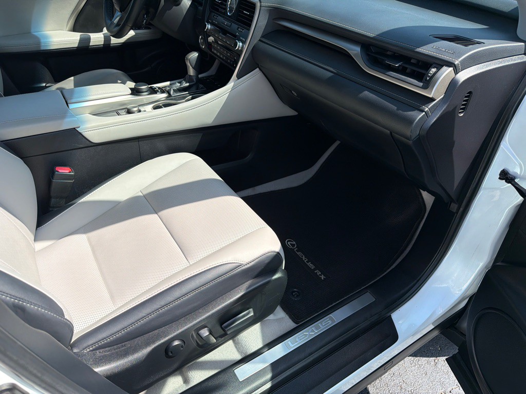 2017 Lexus RX Image 25