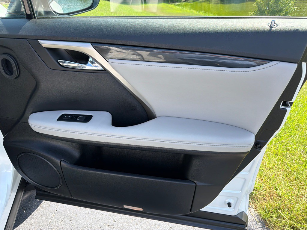 2017 Lexus RX Image 26