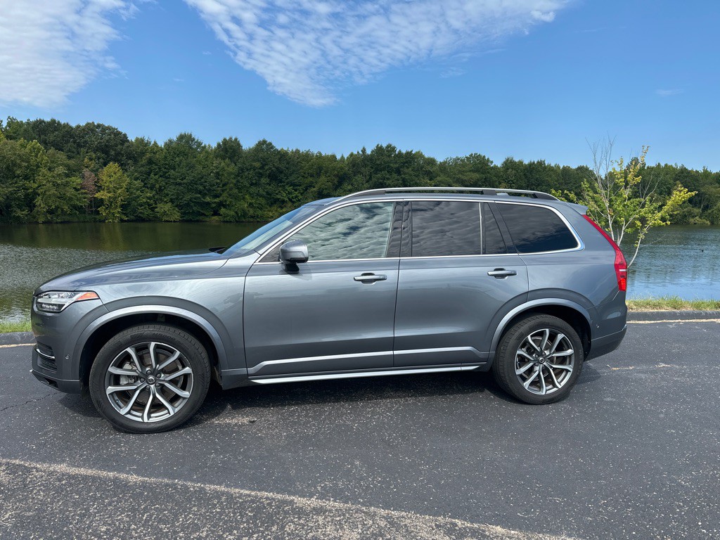 2018 Volvo XC90 Image 2