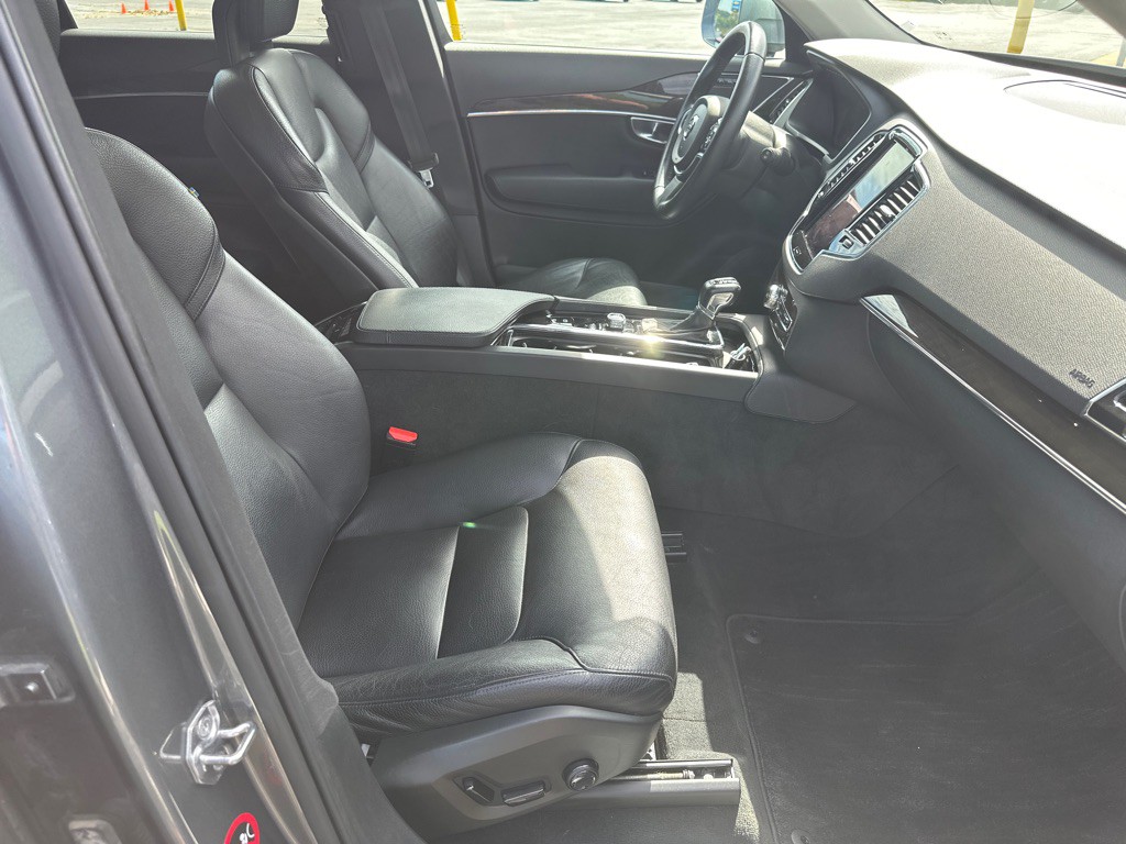 2018 Volvo XC90 Image 30