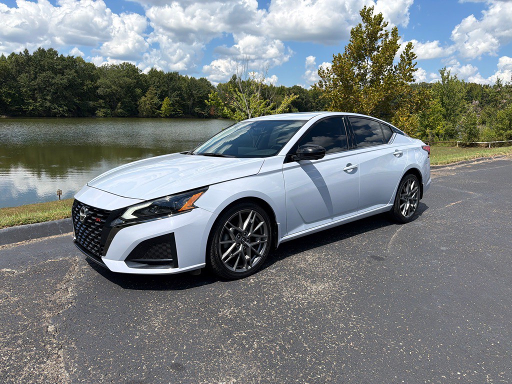 2023 Nissan Altima Image 1