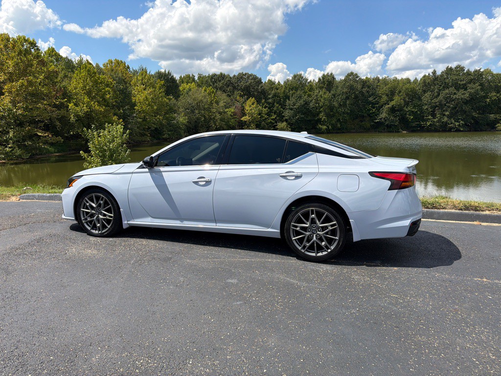 2023 Nissan Altima Image 4