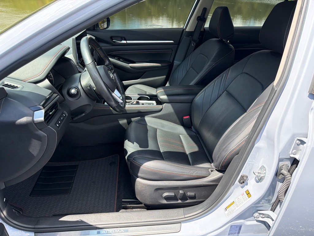 2023 Nissan Altima Image 9