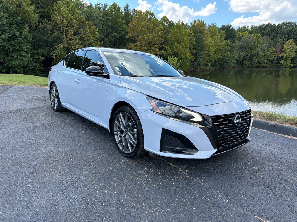 2023 Nissan Altima Image 38