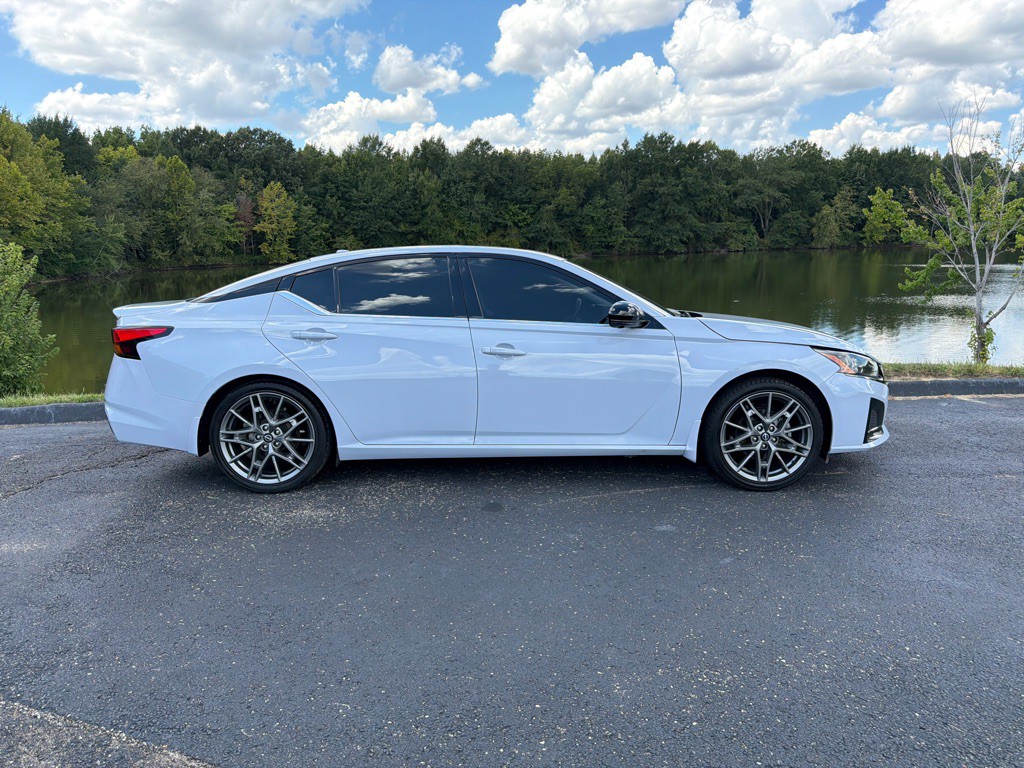 2023 Nissan Altima Image 41