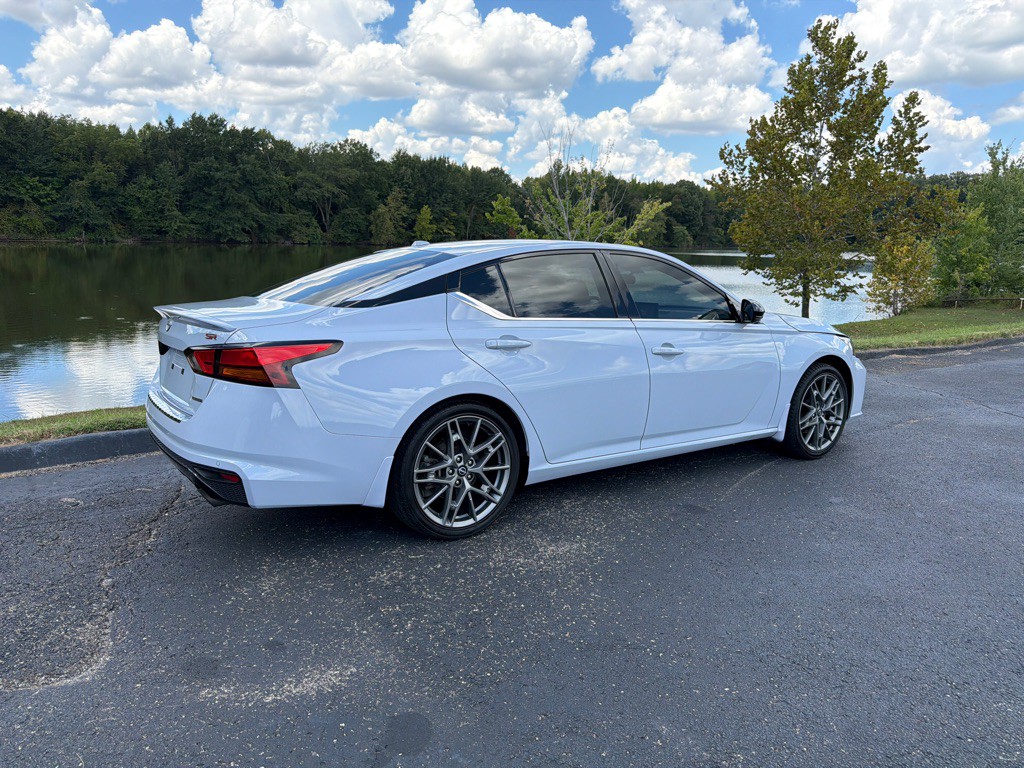 2023 Nissan Altima Image 43