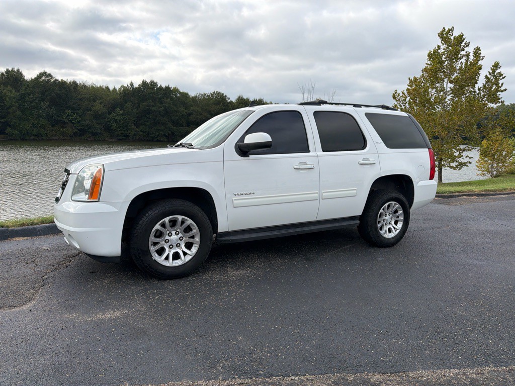 2014 GMC Yukon Image 2