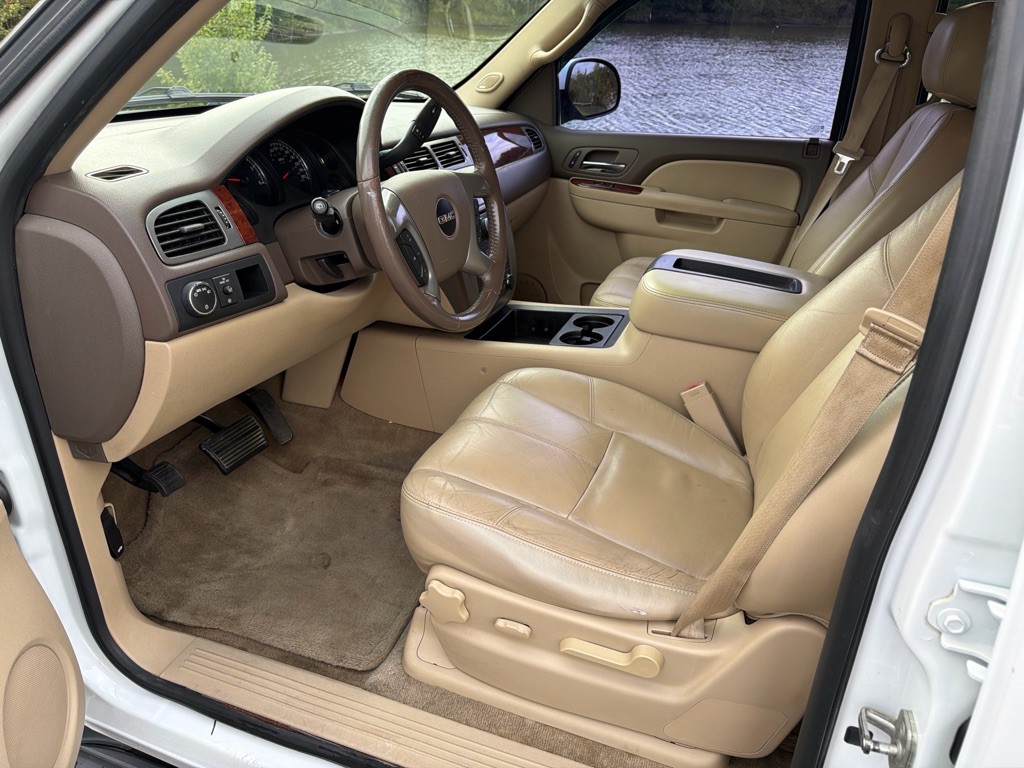 2014 GMC Yukon Image 10