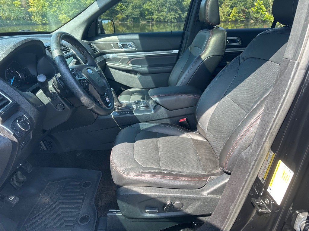 2018 Ford Explorer Image 8