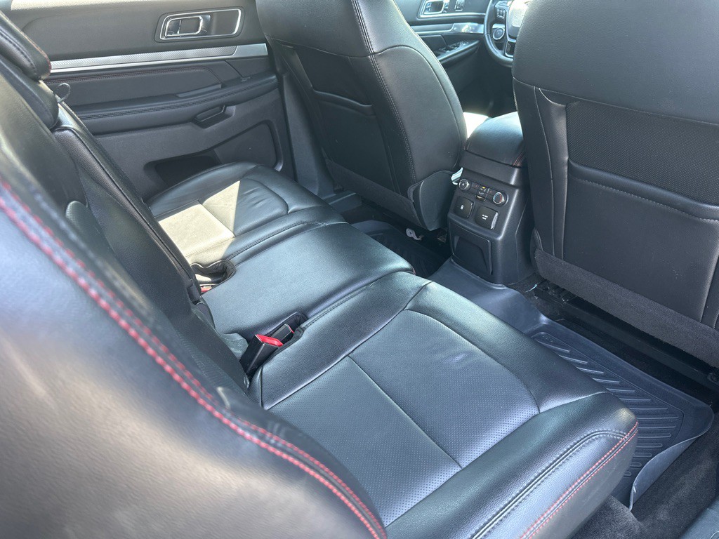 2018 Ford Explorer Image 30