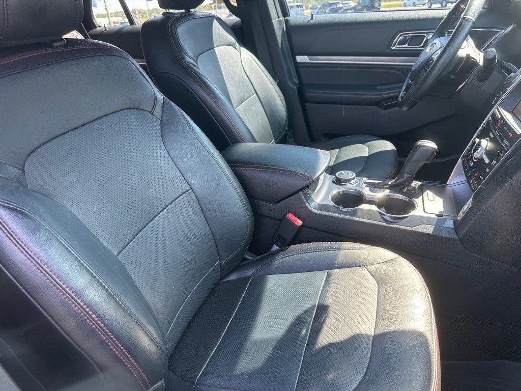 2018 Ford Explorer Image 32