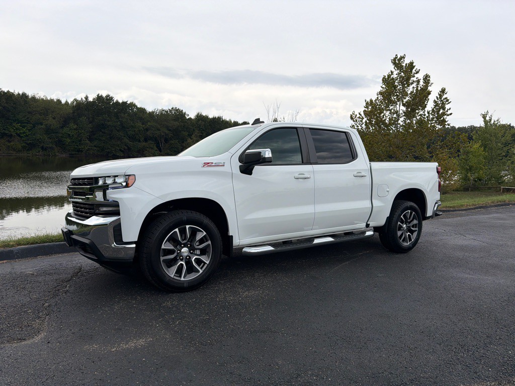 2021 Chevrolet Silverado 1500 Image 2