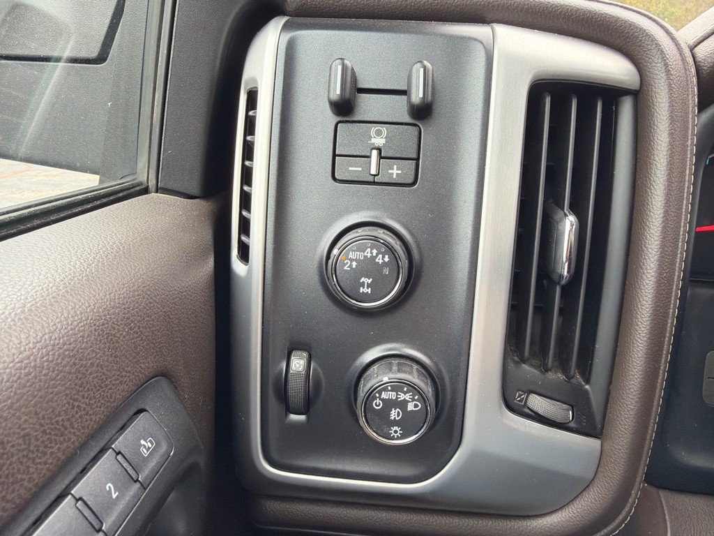 2018 GMC Sierra Image 16
