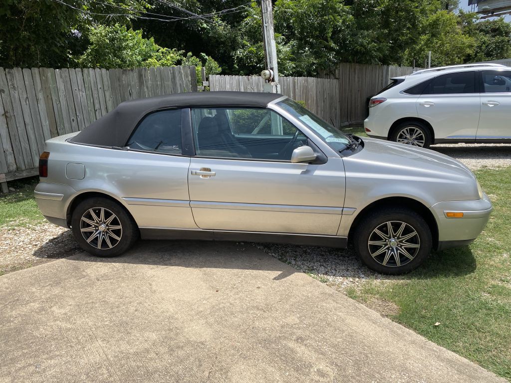1999 Volkswagen Cabrio Image 1