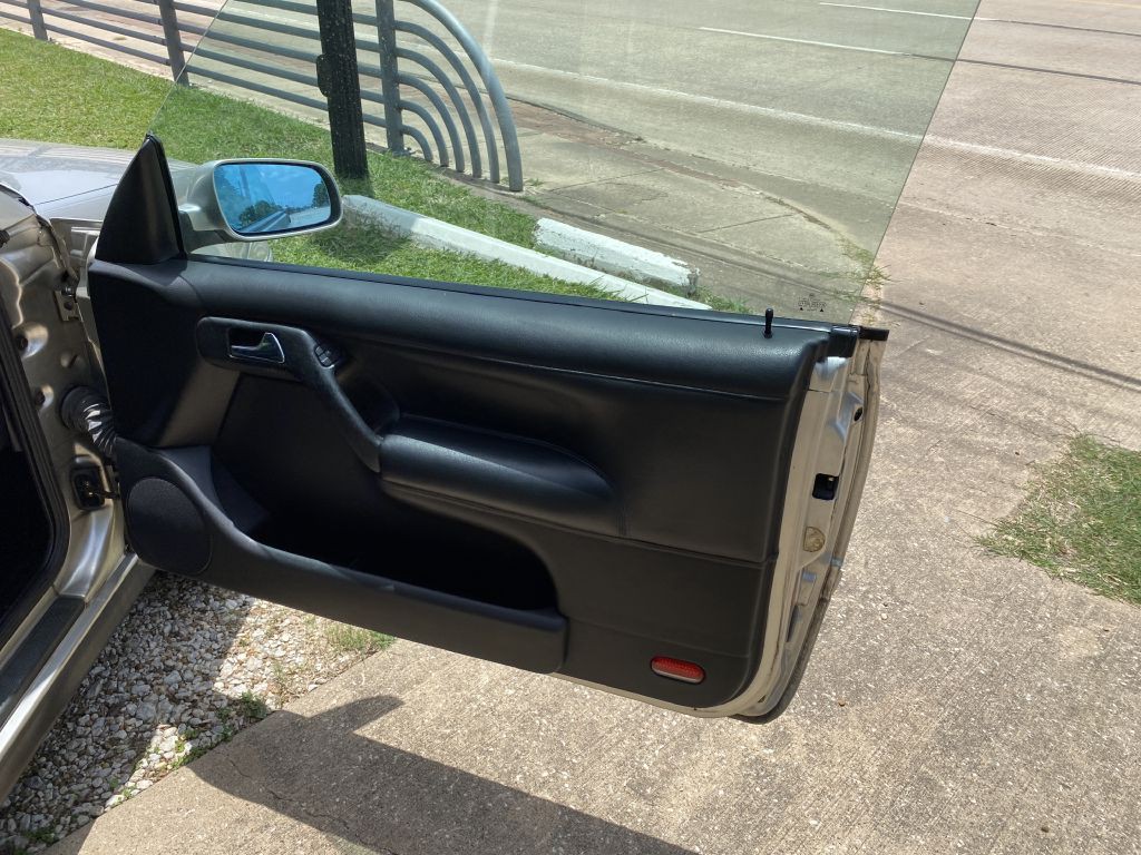 1999 Volkswagen Cabrio Image 8