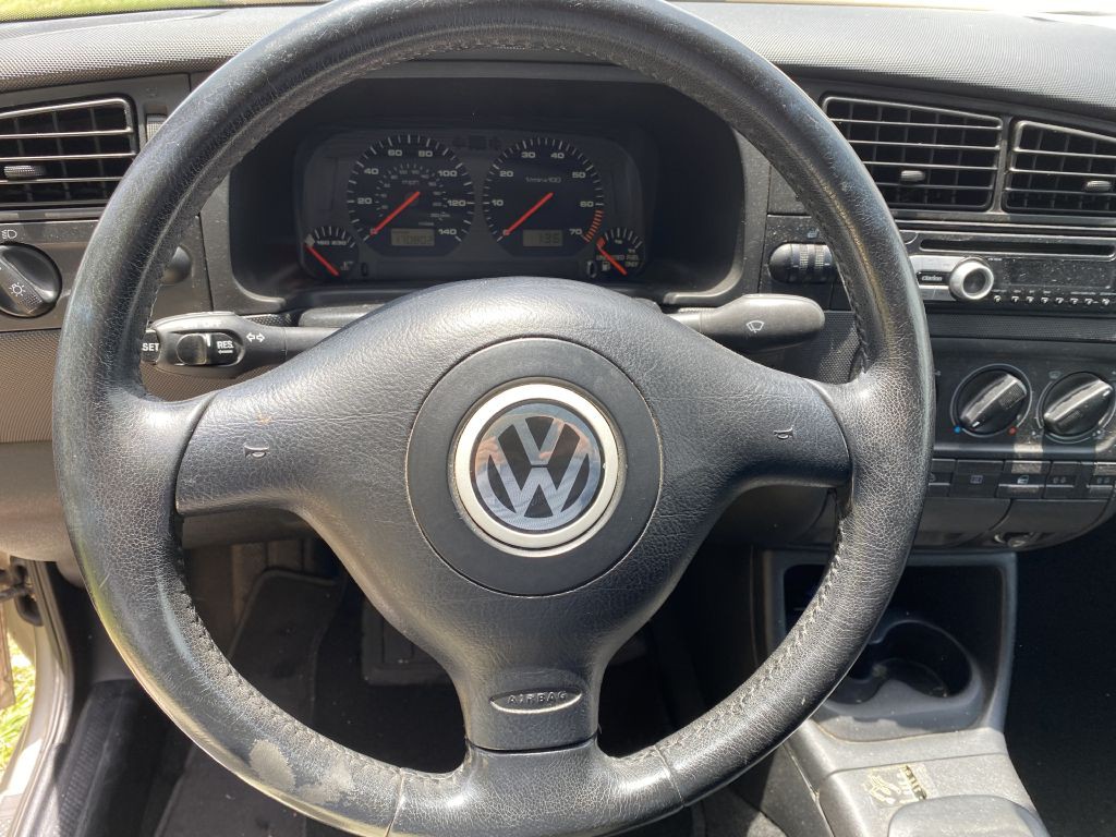 1999 Volkswagen Cabrio Image 10