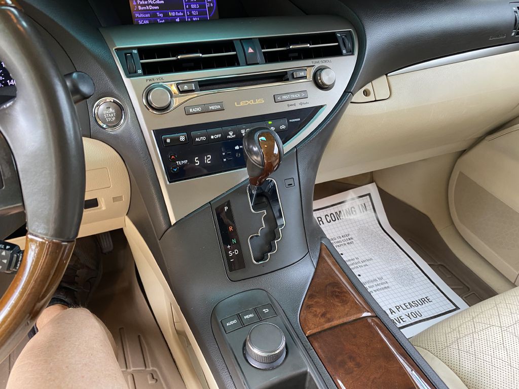2013 Lexus RX Image 16