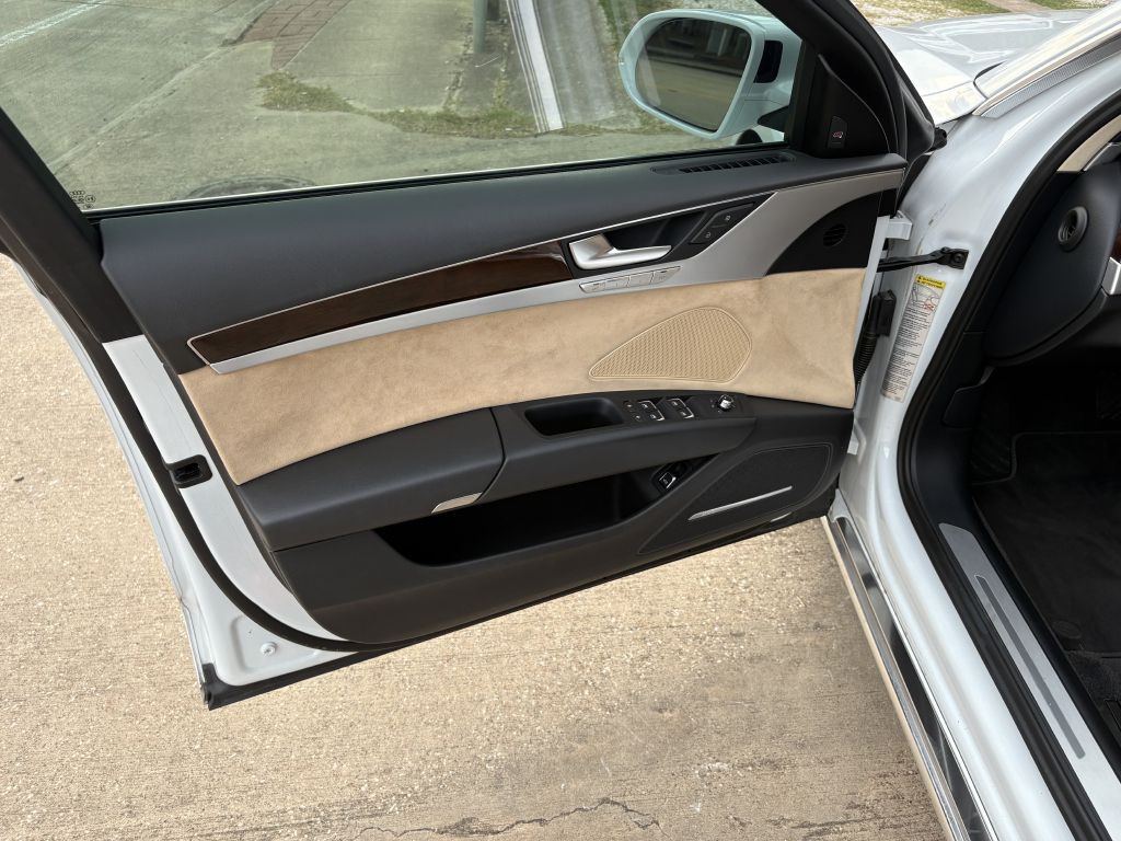 2014 Audi A8 Image 6