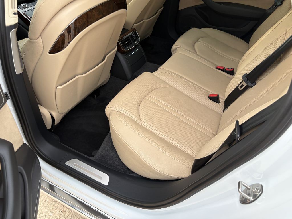 2014 Audi A8 Image 8