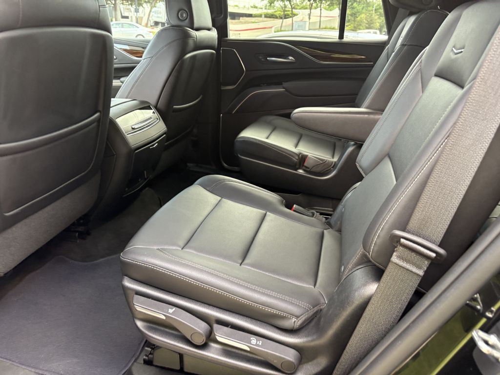 2022 Cadillac Escalade Image 9