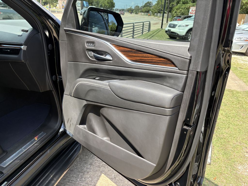 2022 Cadillac Escalade Image 15