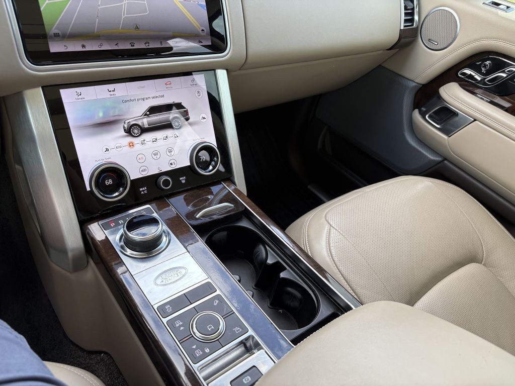 2018 Land Rover Range Rover Image 16