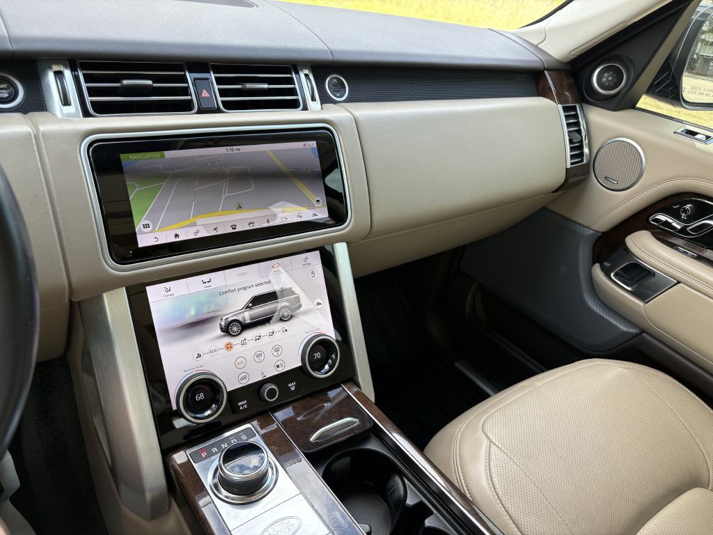 2018 Land Rover Range Rover Image 18