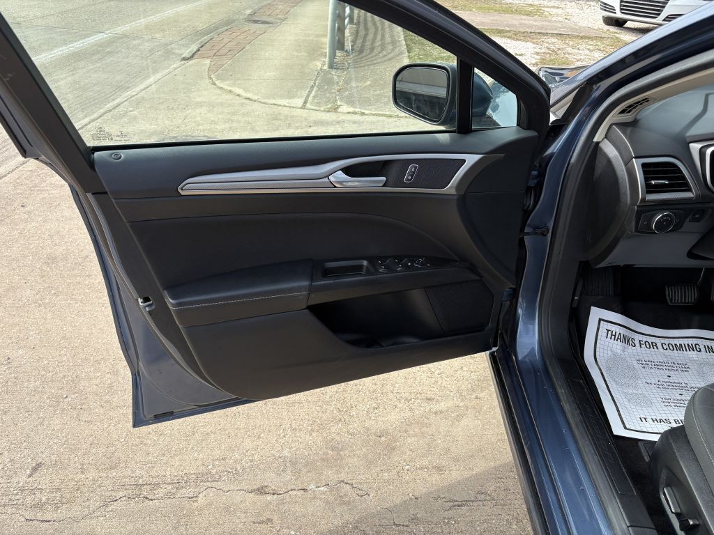 2019 Ford Fusion Image 5